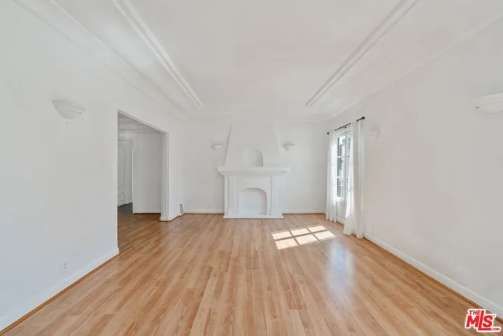 Living Room w/ Decorative Fire