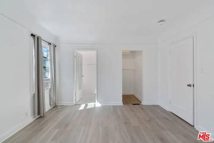 Primary Bedroom w/ Walk-in Clo