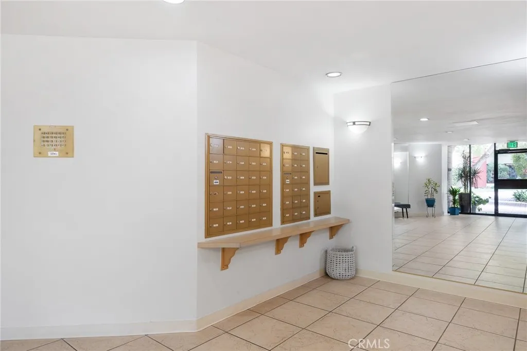 3961 Via Marisol 233, Los Angeles, California 90042 home-pic-21