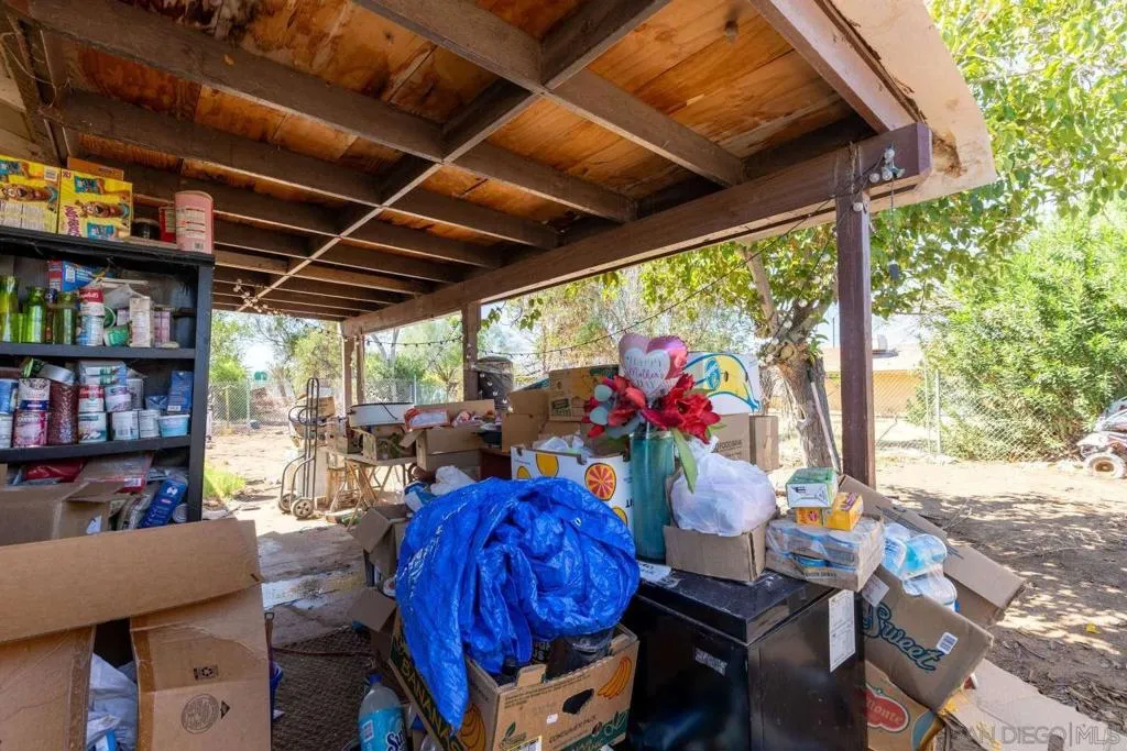 333 N N Carlton Ave, Blythe, California 92225 home-pic-36