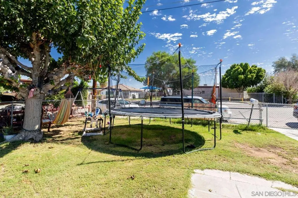 333 N N Carlton Ave, Blythe, California 92225 home-pic-4