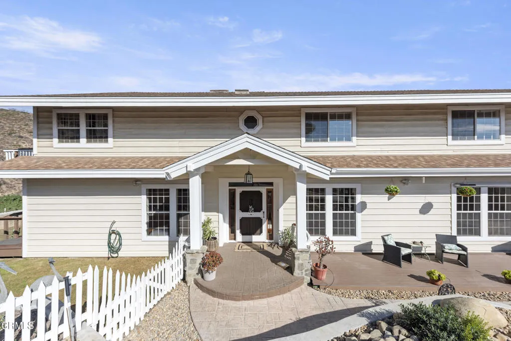 390 E Highland Hills Drive, Camarillo, California 93010 home-pic-0