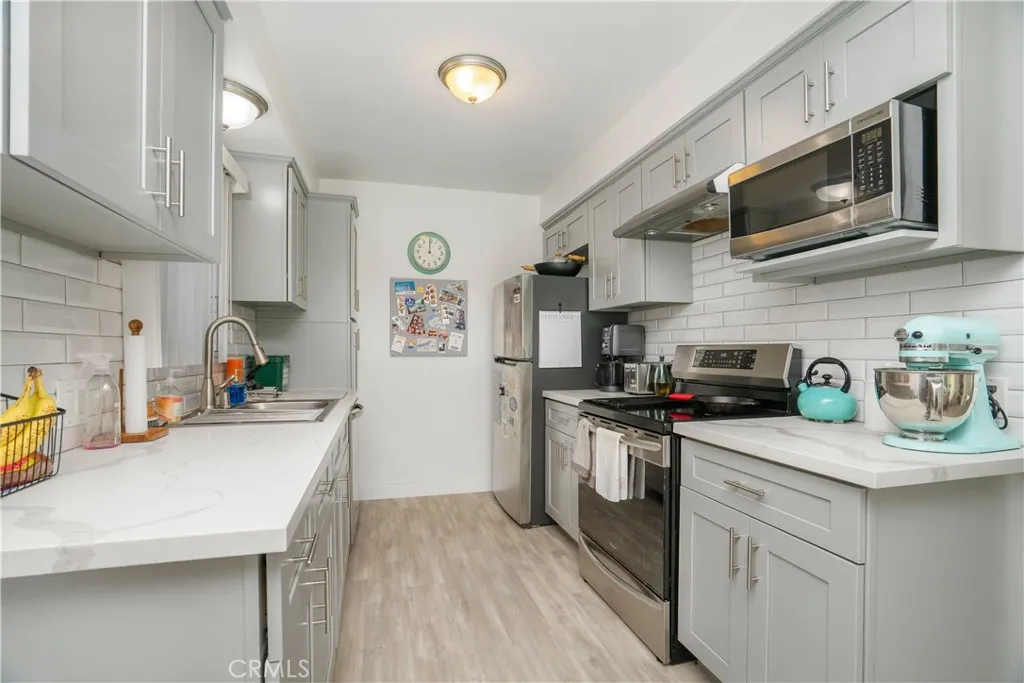 7749 7755 Saint Bernard Street, Playa Del Rey, California 90293 home-pic-10