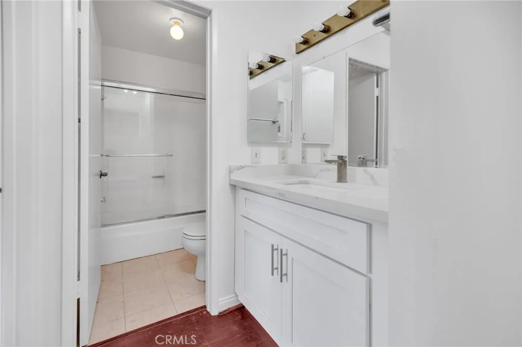 525 N Sycamore Avenue 326, Los Angeles, California 90036 home-pic-16