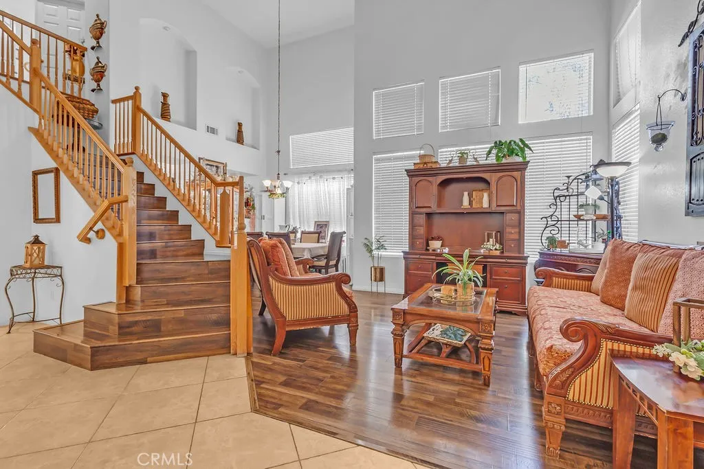 1096 1096 Casandra, Corona, California 92879 home-pic-4