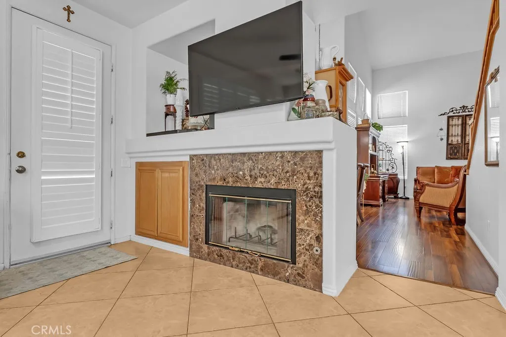 1096 1096 Casandra, Corona, California 92879 home-pic-12