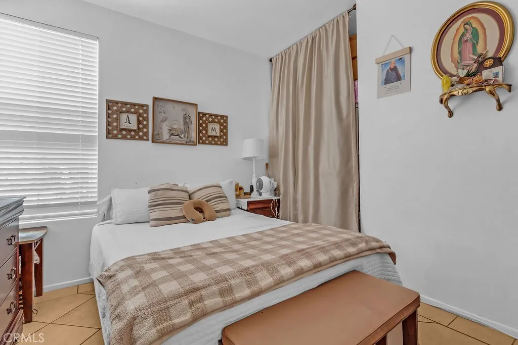 1096 1096 Casandra, Corona, California 92879 home-pic-15
