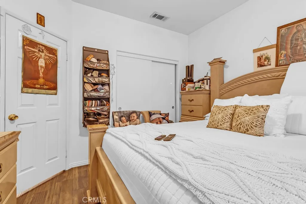 1096 1096 Casandra, Corona, California 92879 home-pic-19