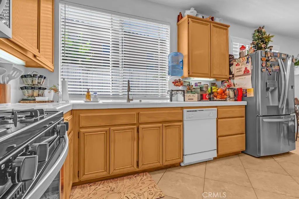 1096 1096 Casandra, Corona, California 92879 home-pic-14