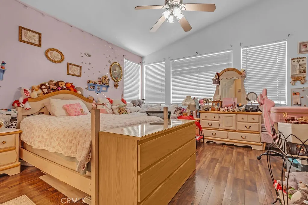 1096 1096 Casandra, Corona, California 92879 home-pic-20