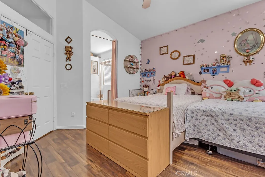 1096 1096 Casandra, Corona, California 92879 home-pic-31