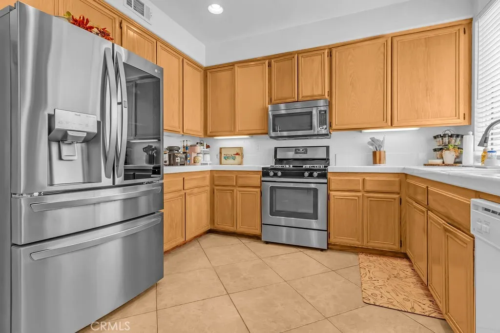 1096 1096 Casandra, Corona, California 92879 home-pic-13