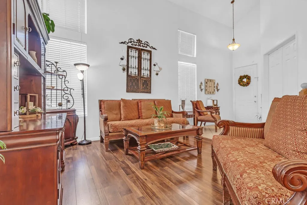 1096 1096 Casandra, Corona, California 92879 home-pic-6