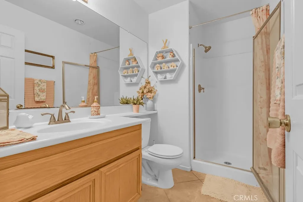 1096 1096 Casandra, Corona, California 92879 home-pic-16