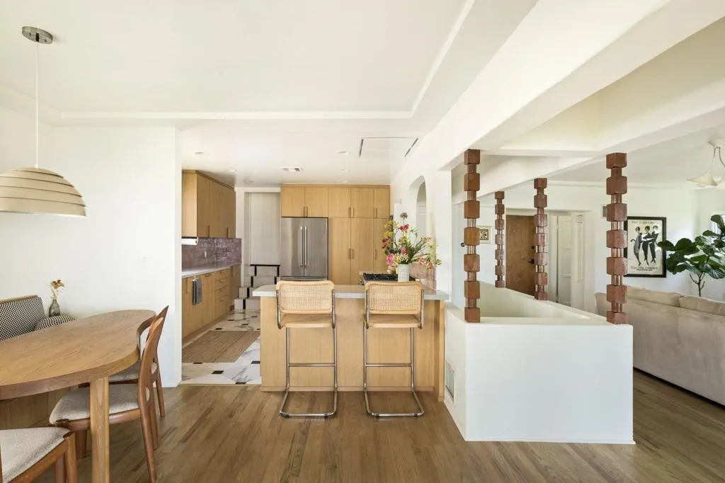 2133 Mayview Drive, Los Angeles, California 90027 home-pic-15