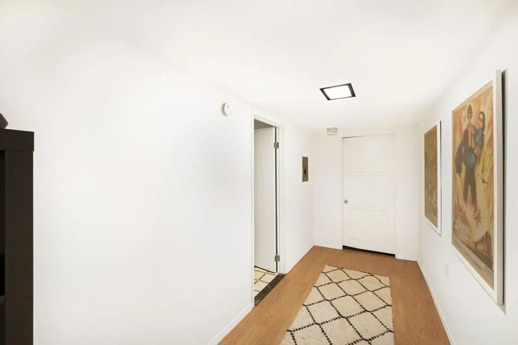 2133 Mayview Drive, Los Angeles, California 90027 home-pic-24