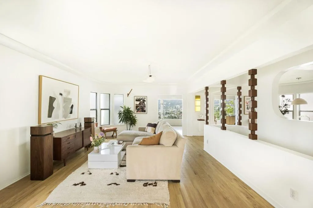 2133 Mayview Drive, Los Angeles, California 90027 home-pic-7