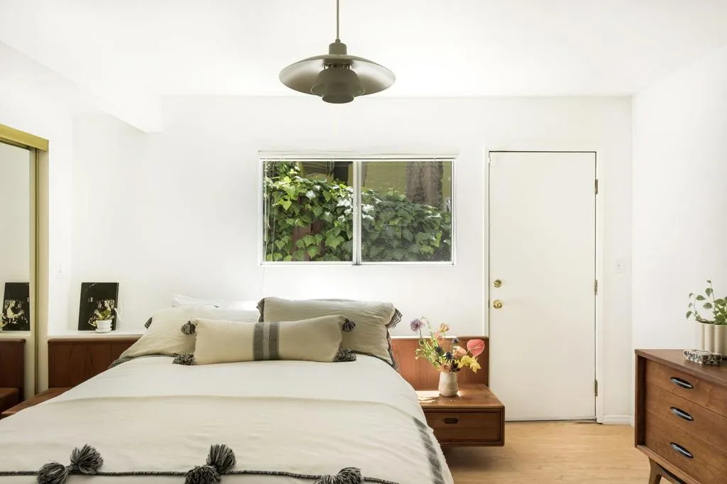 2133 Mayview Drive, Los Angeles, California 90027 home-pic-17