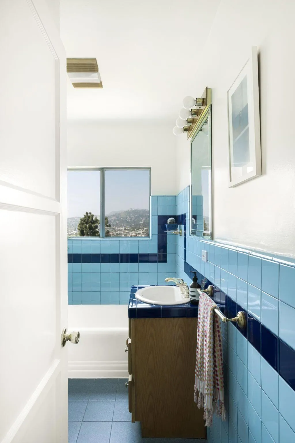 2133 Mayview Drive, Los Angeles, California 90027 home-pic-21