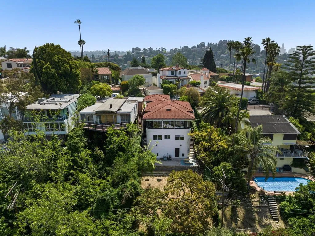 2133 Mayview Drive, Los Angeles, California 90027 home-pic-26