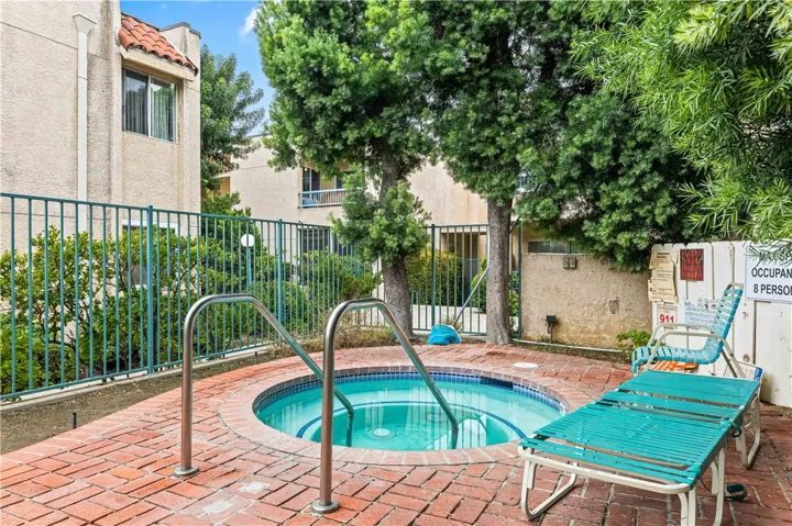 18307 #7 Burbank Blvd, Tarzana, California 91356