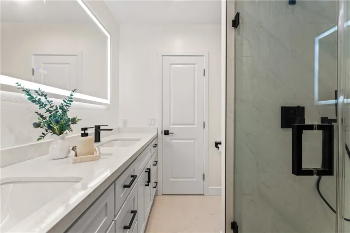 18307 #7 Burbank Blvd, Tarzana, California 91356
