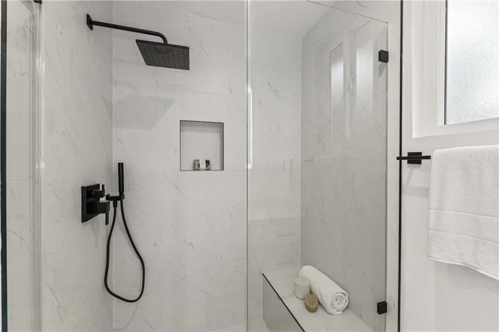 18307 #7 Burbank Blvd, Tarzana, California 91356