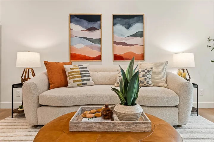 18307 #7 Burbank Blvd, Tarzana, California 91356