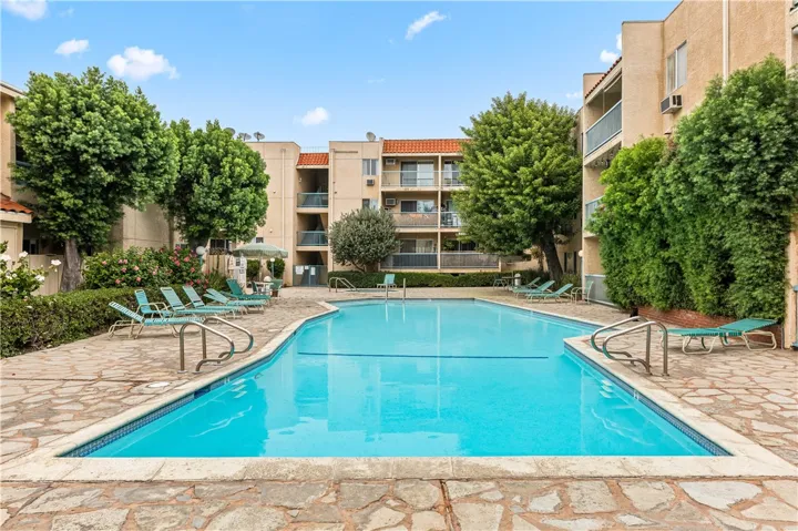 18307 #7 Burbank Blvd, Tarzana, California 91356