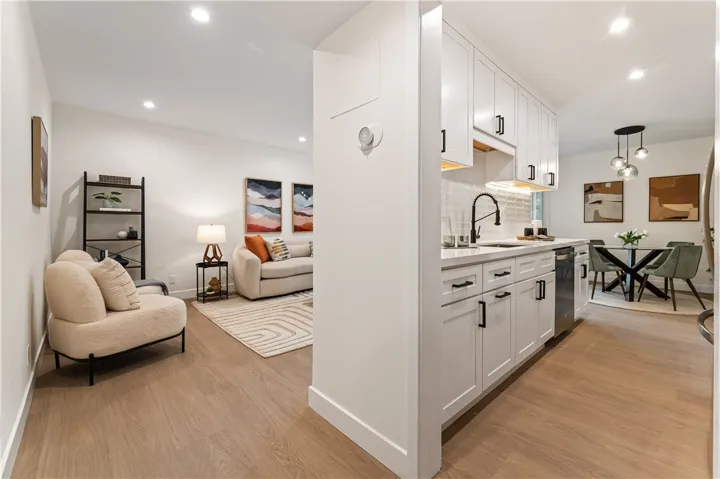 18307 #7 Burbank Blvd, Tarzana, California 91356