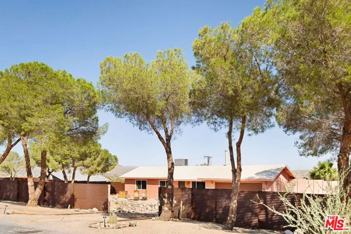 60532 La Mirada Trail, Joshua Tree, California 92252