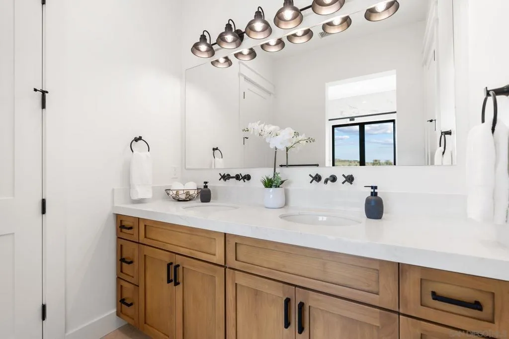 5120 Creek Oak Dr, Fallbrook, California 92028 home-pic-18