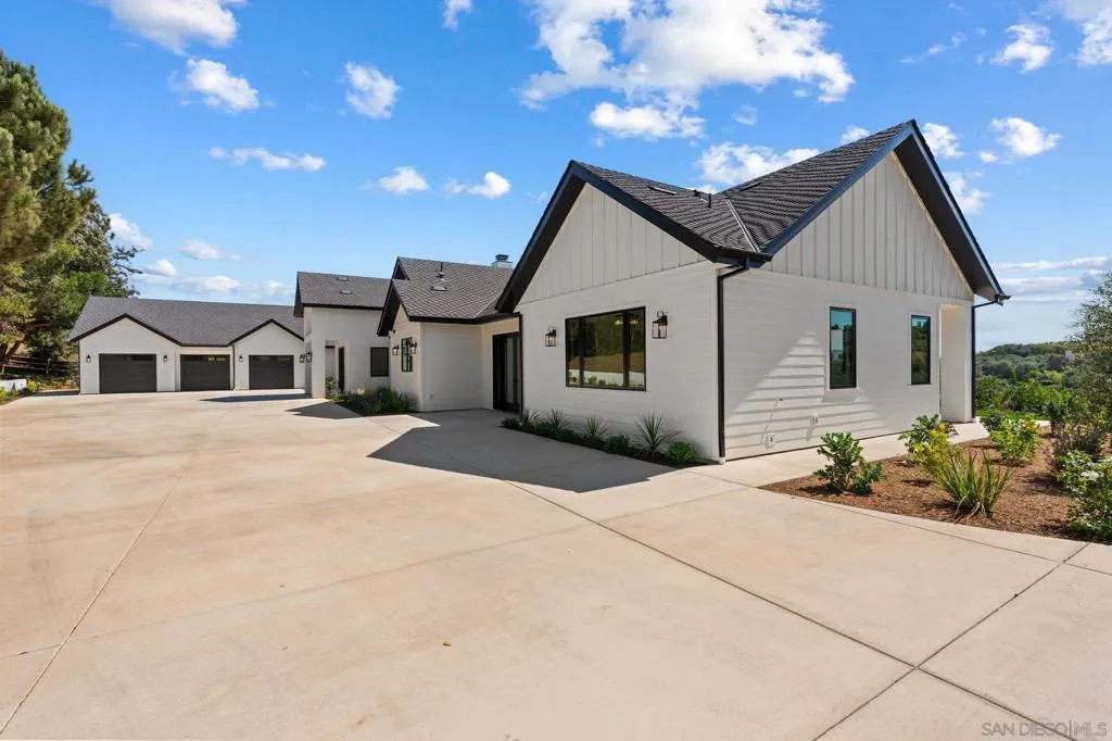 5120 Creek Oak Dr, Fallbrook, California 92028 home-pic-24