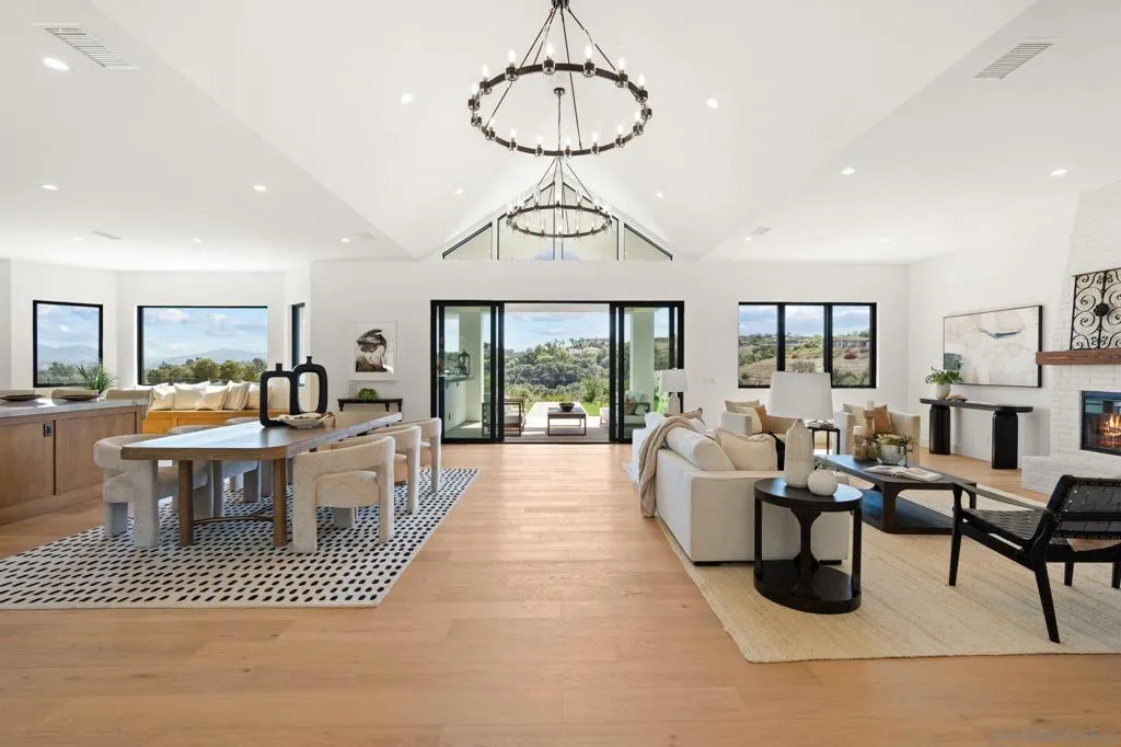 5120 Creek Oak Dr, Fallbrook, California 92028 home-pic-2