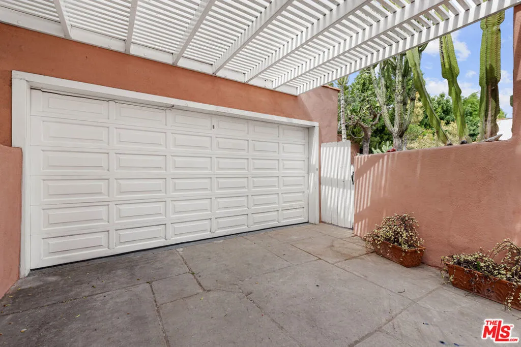 931 S Ogden Drive, Los Angeles, California 90036 home-pic-37