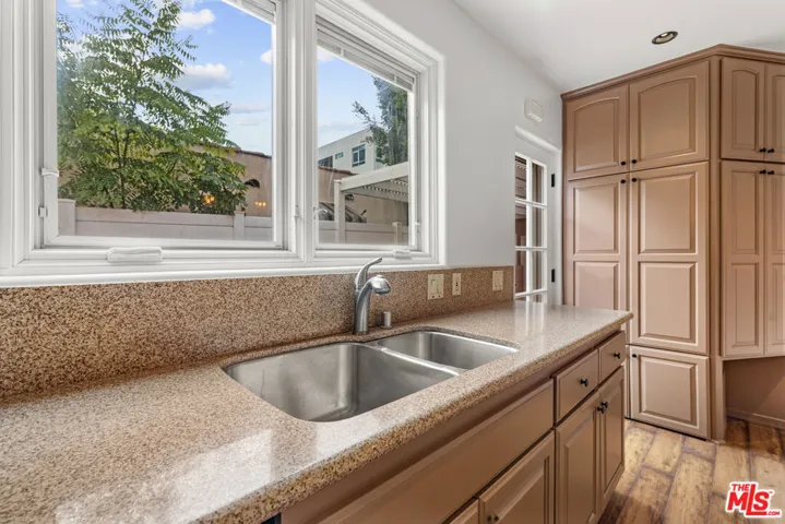 931 S Ogden Drive, Los Angeles, California 90036