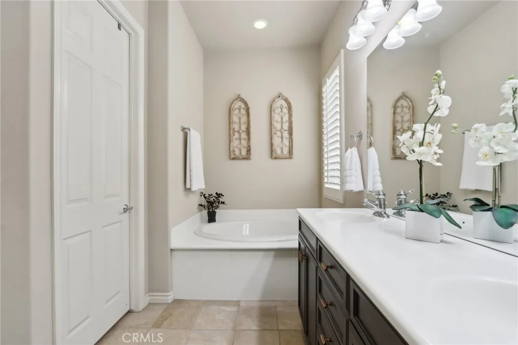 1654 Camino Cresta, Hemet, California 92545 home-pic-17