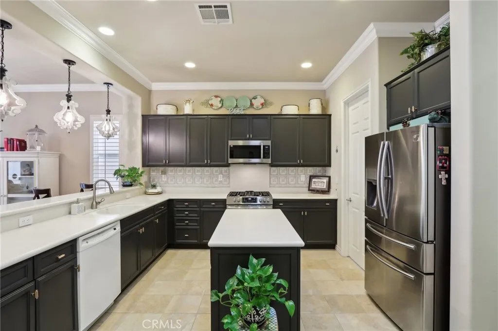 1654 Camino Cresta, Hemet, California 92545 home-pic-7