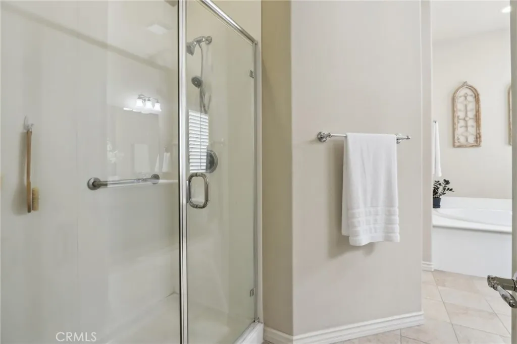 1654 Camino Cresta, Hemet, California 92545 home-pic-19