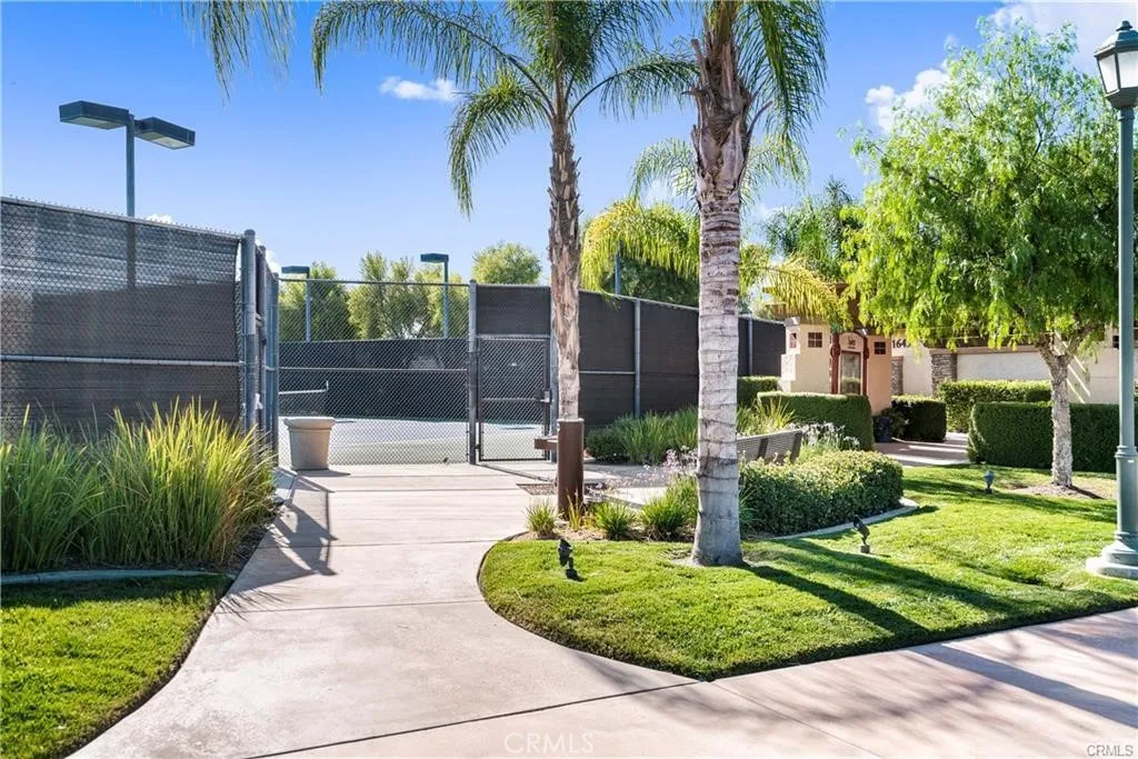 1654 Camino Cresta, Hemet, California 92545 home-pic-59