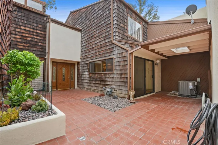 Private entry, easy access from garage to family kitchen.