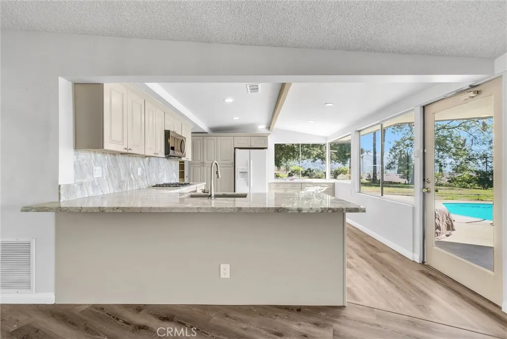 980 Glencoe Heights, Glendora, California 91741 home-pic-6