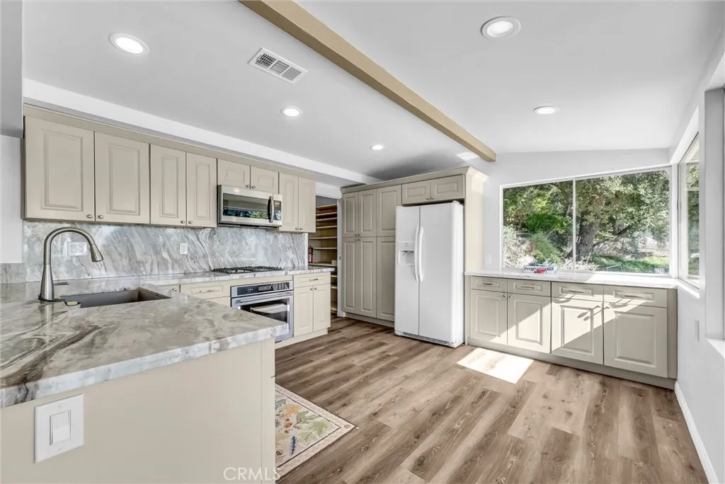 980 Glencoe Heights, Glendora, California 91741 home-pic-7