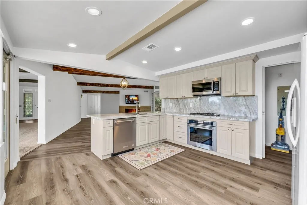 980 Glencoe Heights, Glendora, California 91741 home-pic-8