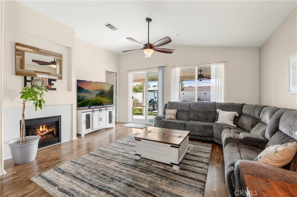 30294 Coralium Way, Menifee, California 92584 home-pic-17