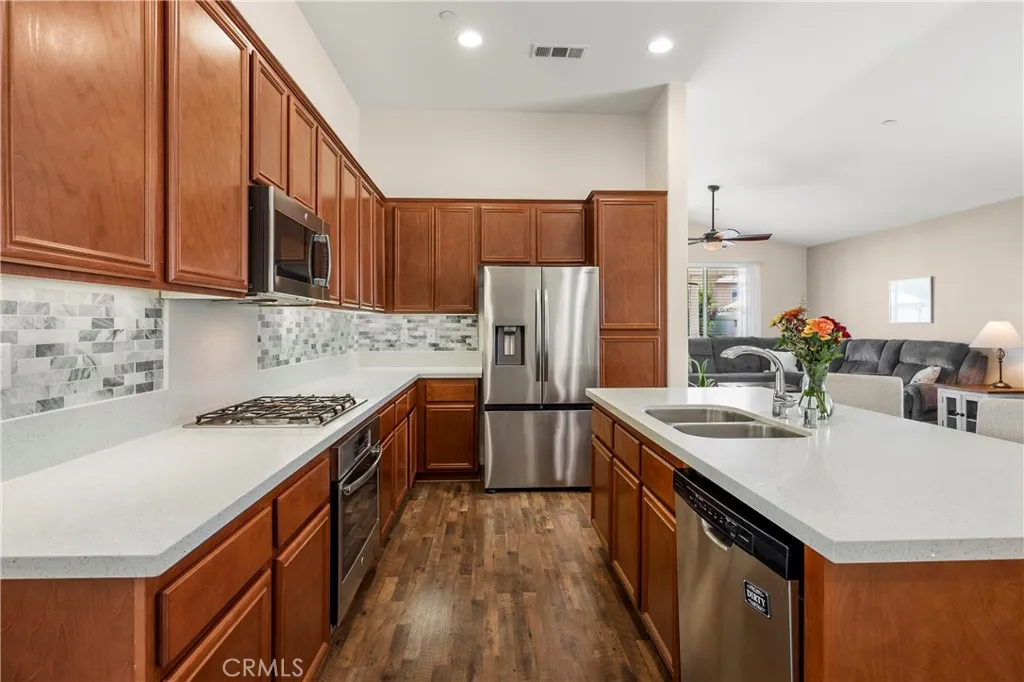 30294 Coralium Way, Menifee, California 92584 home-pic-11