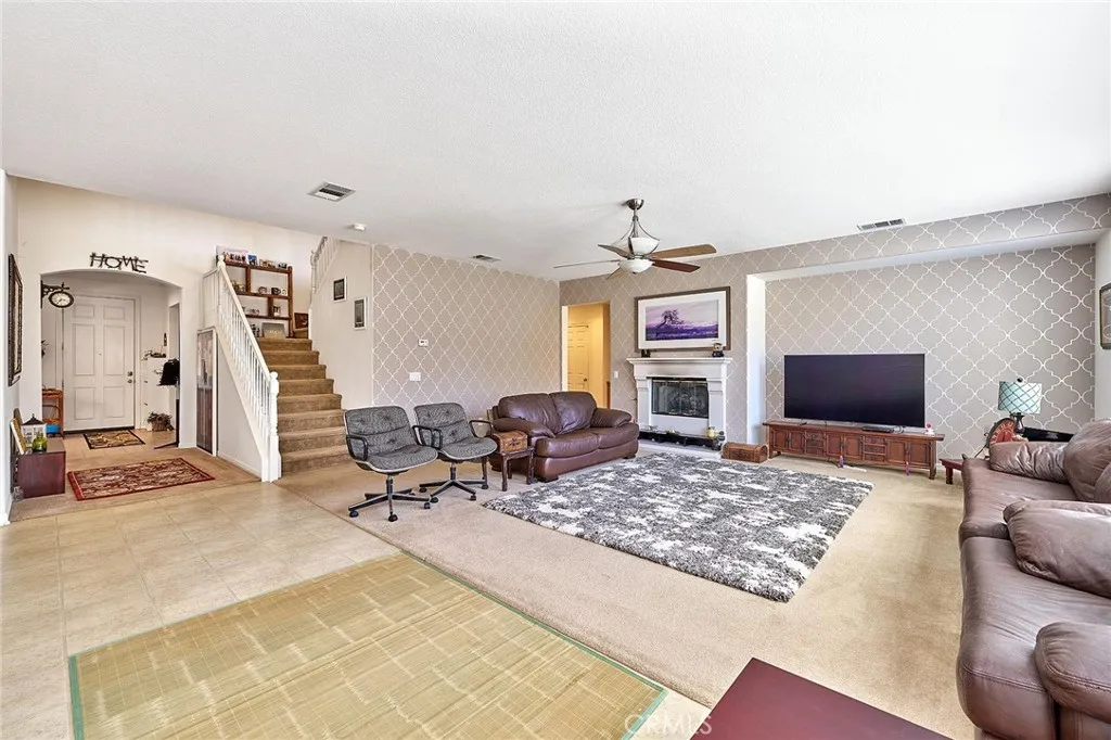 2106 Tangerine, Palmdale, California 93551 home-pic-17