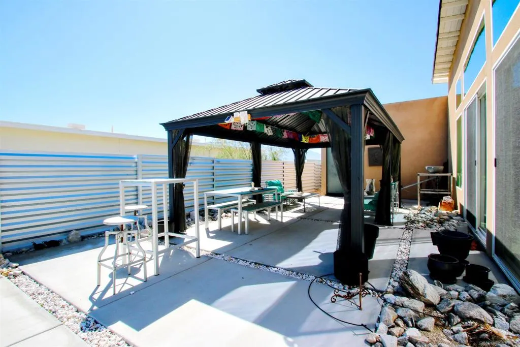 13868 Avenida La Vis, Desert Hot Springs, California 92240 home-pic-37
