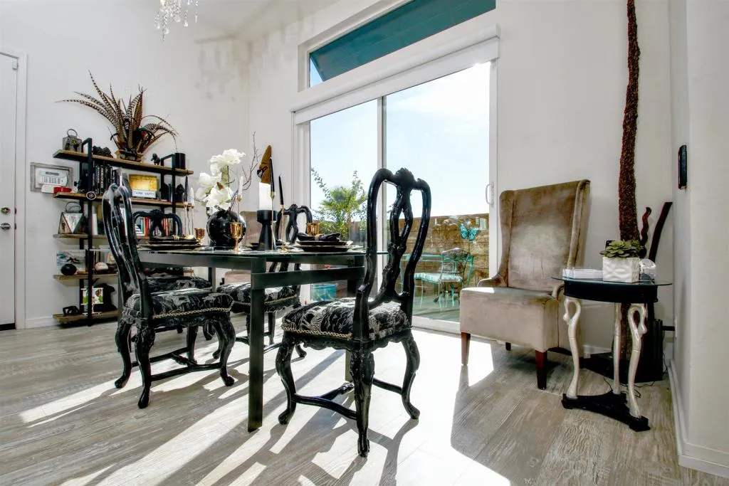 13868 Avenida La Vis, Desert Hot Springs, California 92240 home-pic-19