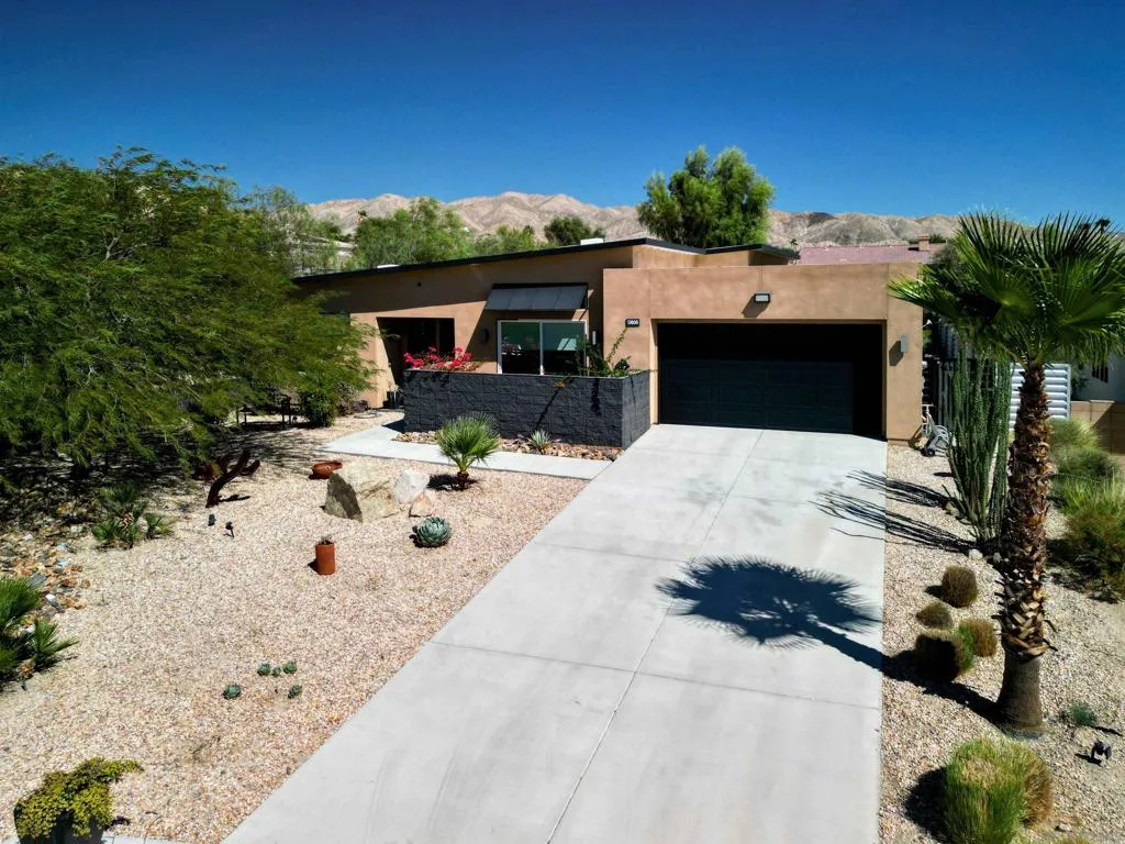 13868 Avenida La Vis, Desert Hot Springs, California 92240 home-pic-2